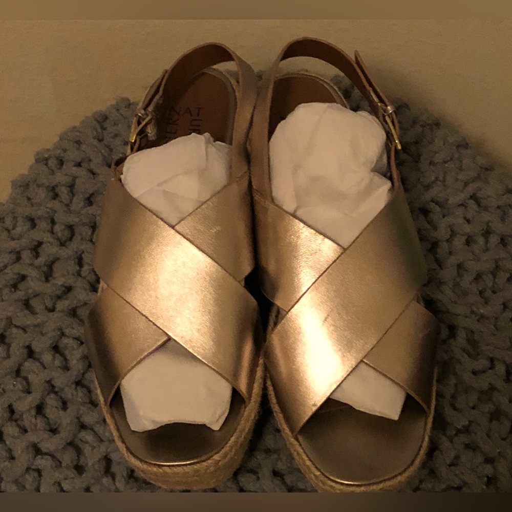 NATURALIZER. Size 11 M. Gold Metallic. Women’s Espadrille Wedges 1.5”-2.5” Heel.
